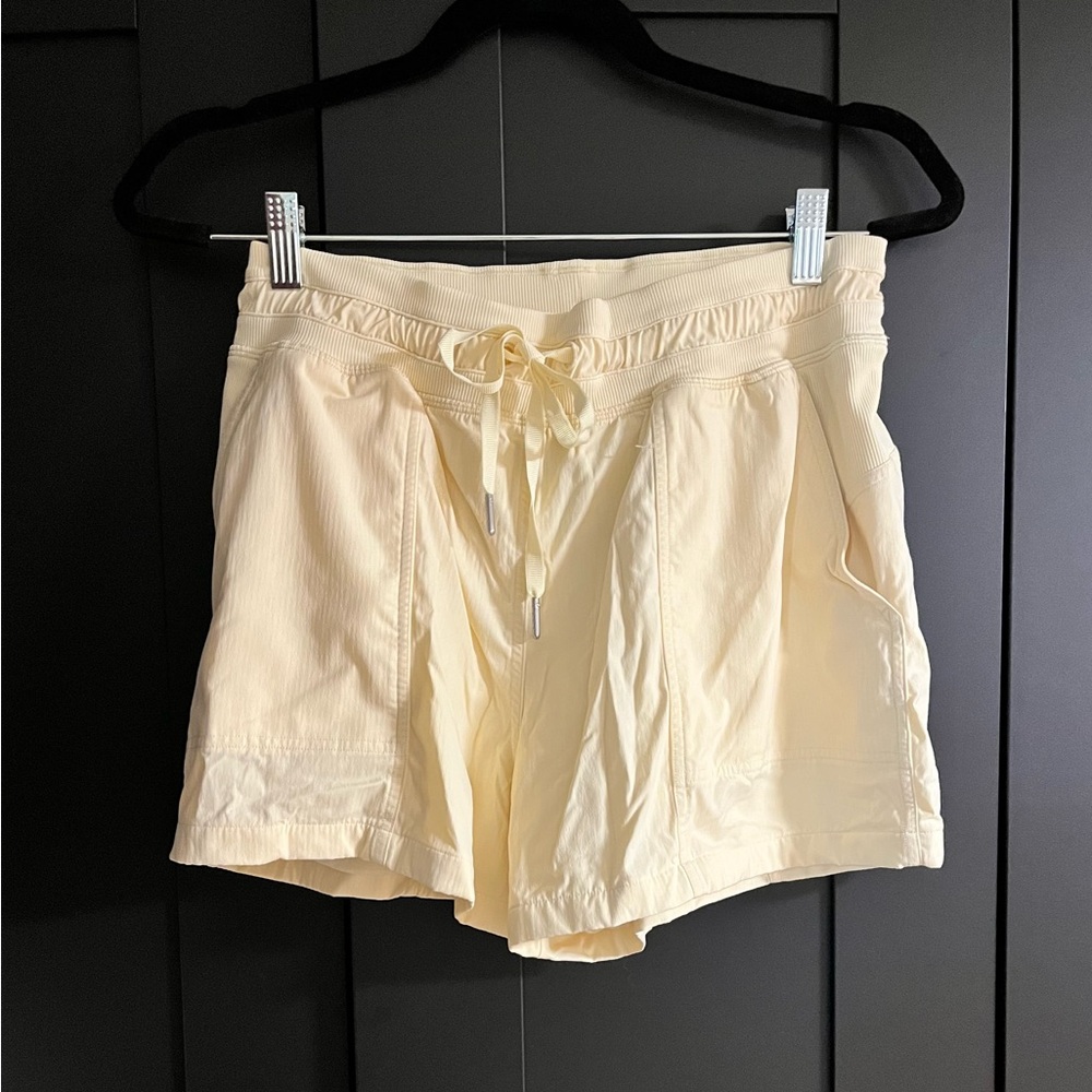 Lululemon Dance Studio Mid-Rise Shorts – Butter Cream (Size 8)